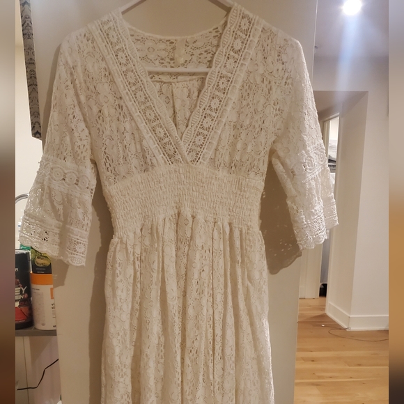 White lace dress - Picture 5 of 5